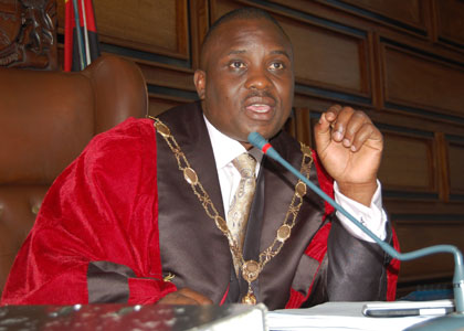 Lord Mayor scare; 15 arrested