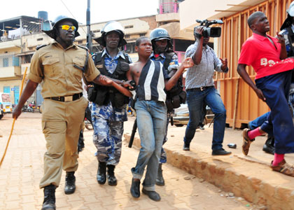 Police, taxi drivers clash