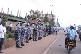 Police deployed at homes of Besigye & Lukwago