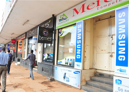 Traders strike extended to Monday