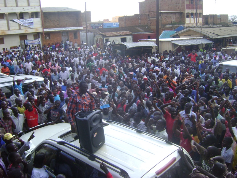 FDC Presidential Flag Bearer Dr.Besigye Eludes Police