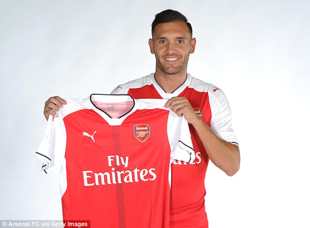 Lucas Perez & Mustafi Join The Gunners