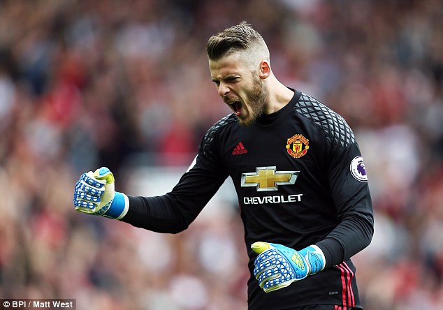 Manchester United become the first British side to record revenue of more than £500m