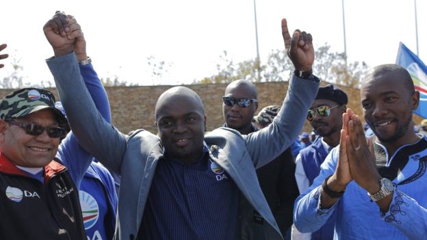 A new mayor in South Africa to give away fleet of new luxury cars ordered by his predecessors.