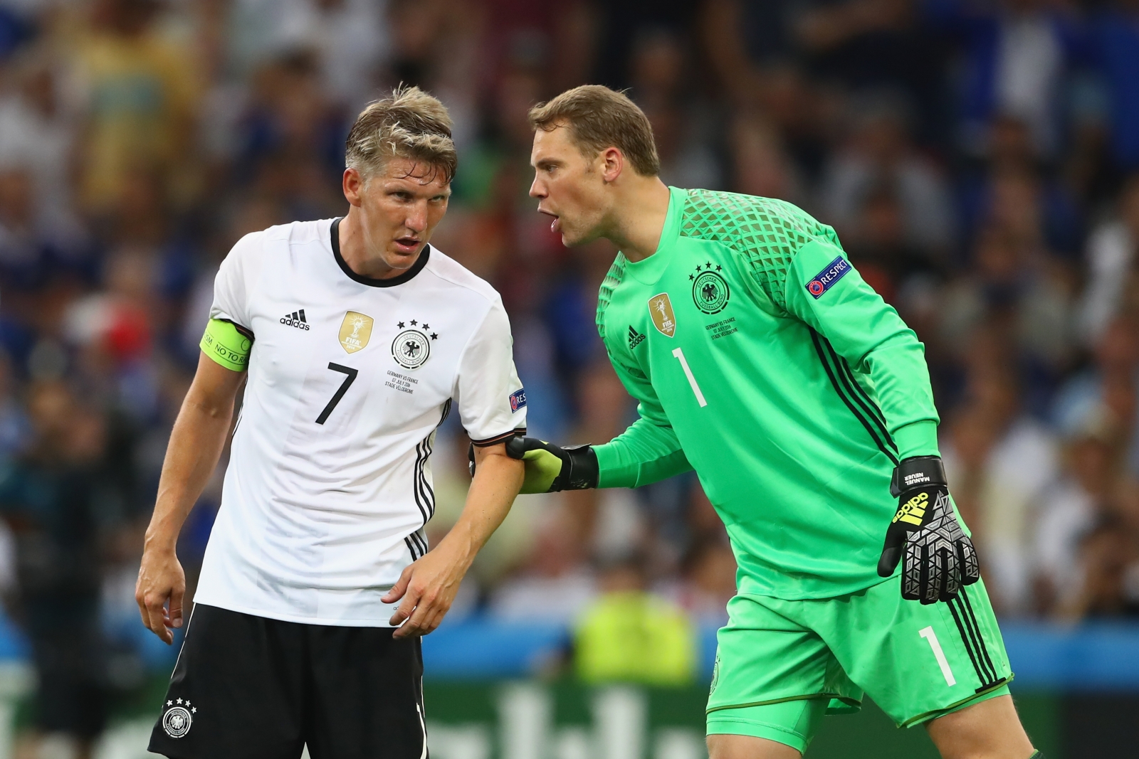 Manuel Neuer replaces Schweinsteiger as captain of Germany