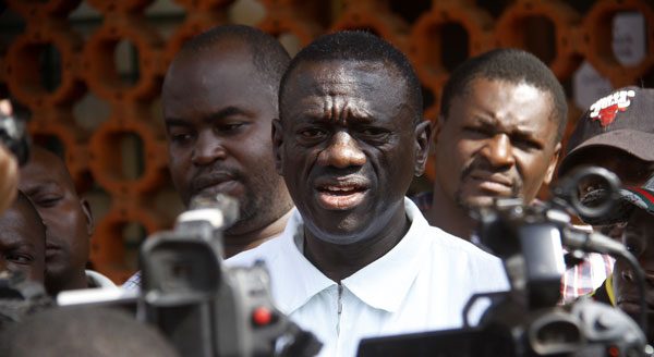 Besigye condemns military deployment at parliament
