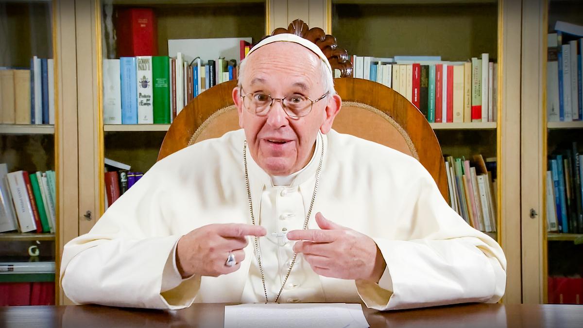 Pope Francis – Anyone who turns away from the Cross, turns away from the Resurrection