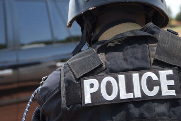 Police officer collapses and dies in bar