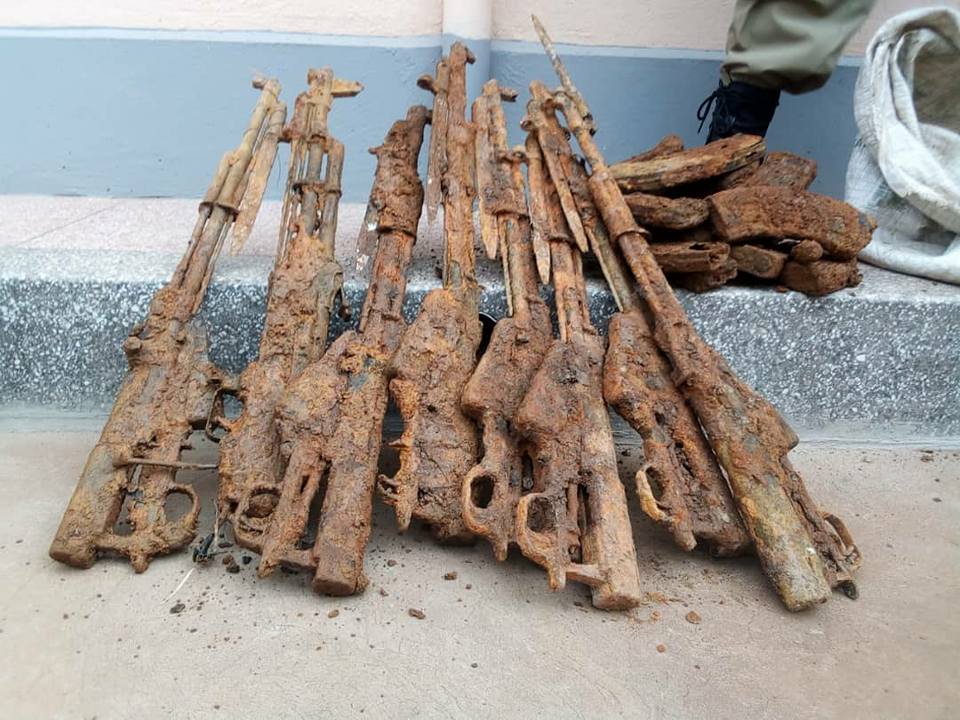 Eight guns recovered at a construction site