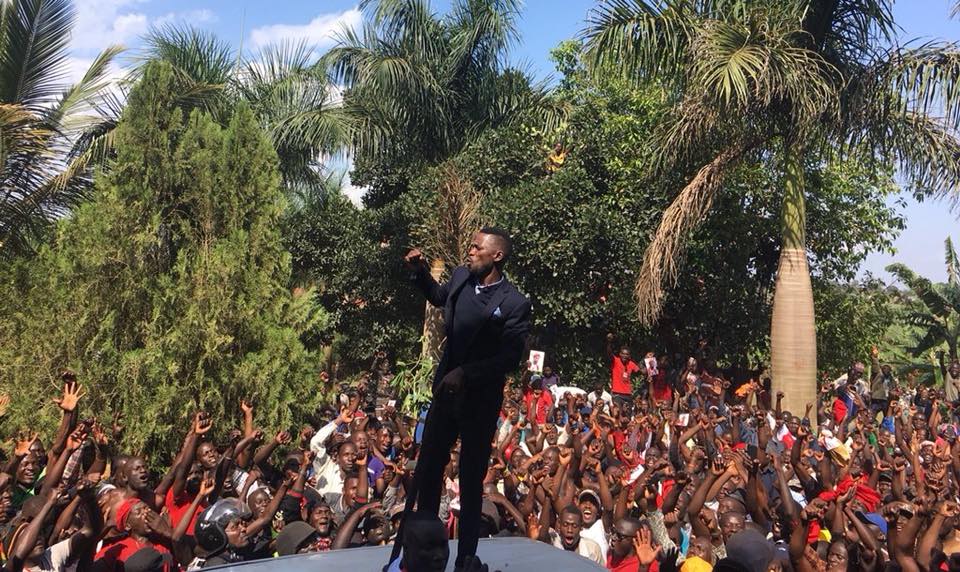 #BobiWineReturns Bobi Wine delivered home by Police