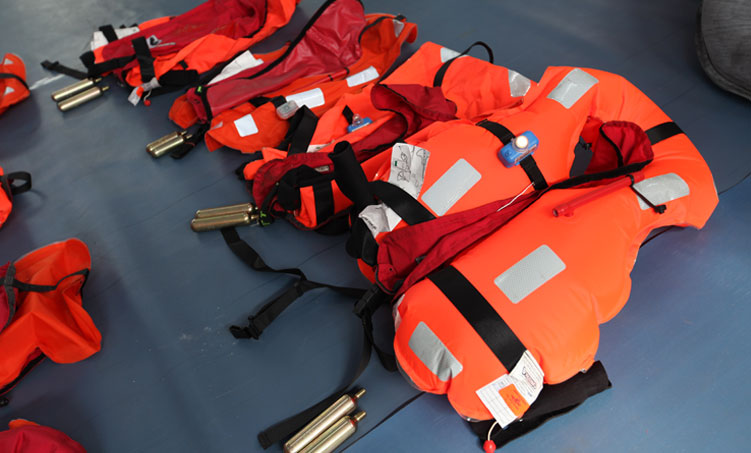 Gov’t to lift taxes on life jackets