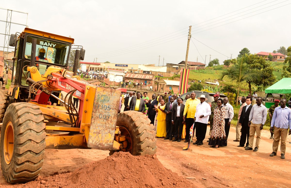 President Museveni commissions Kanungu Kihihi road