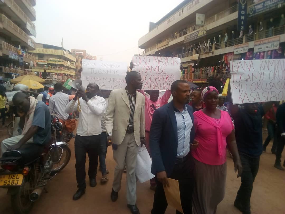 Five traders arrested for protesting against garbage collection fees