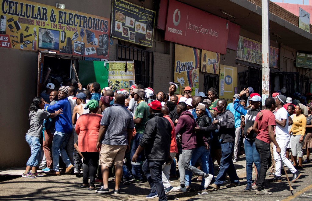 South Africa battles fresh xenophobic violence