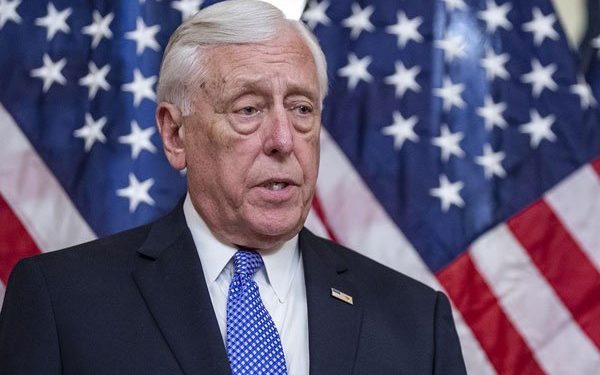 US congressman slams Museveni over use of security in ‘partisan manner’