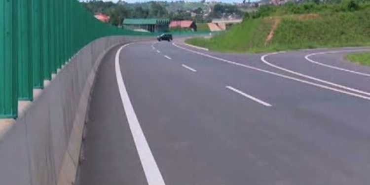 Govt awards Entebbe express road toll deal to French firm