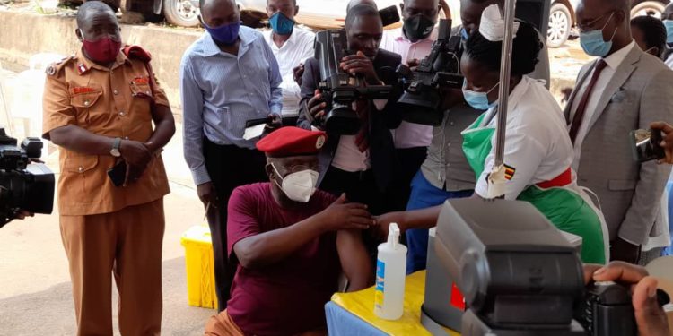 Prisons boss Byabashaija launches Covid-19 vaccination for staff