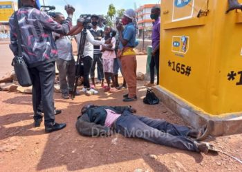 Hungry man collapses in Shawuriyako, Kampala