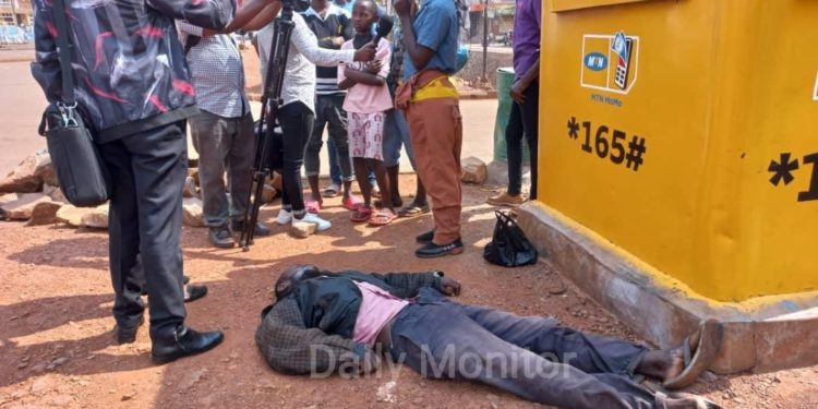 Hungry man collapses in Shawuriyako, Kampala