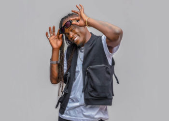 Weasel welcomes bouncing baby boy