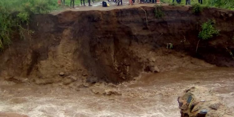 Flash floods wash away Namalu bridge, cutting off Karamoja