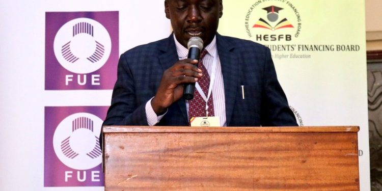 920 students awarded study loans