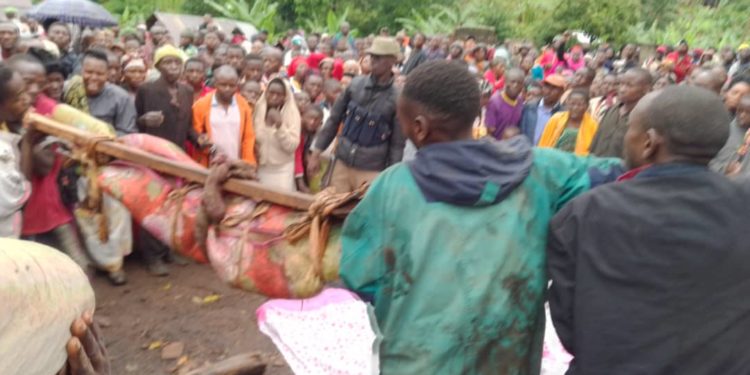 Kasese landslides kill 10, 18 others still missing