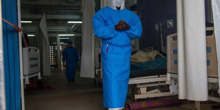 Five Ugandan doctors catch Ebola