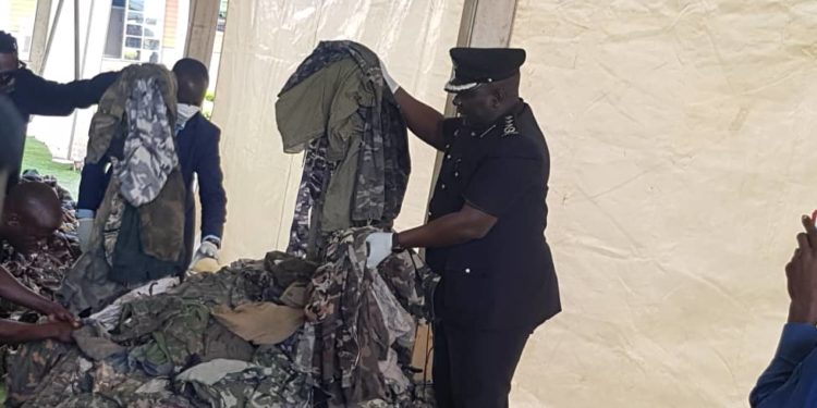 Ghetto youth hand over military, police uniforms