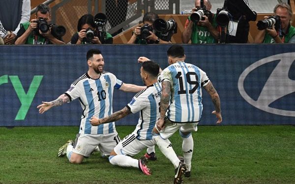 Argentina beat France on penalties to win World Cup