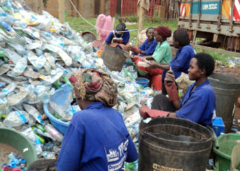 Unions propose tax on companies producing complex waste