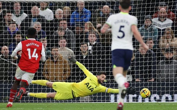 Arsenal sink Spurs in dour London derby