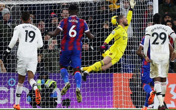Olise’s wonder-strike forces Man Utd to settle for Palace draw