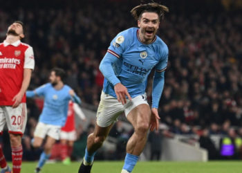 Man City sink Arsenal to seize top spot in title race