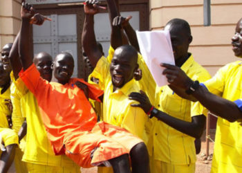 UCE: Prisoners fail to get first grade