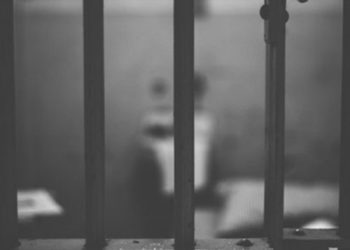 Six suspects escape from police custody