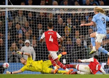 Man City outclass Arsenal to take control of Premier League title race