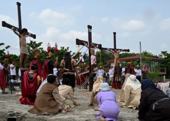 Philippines holds bloody crucifixions, whippings on Good Friday