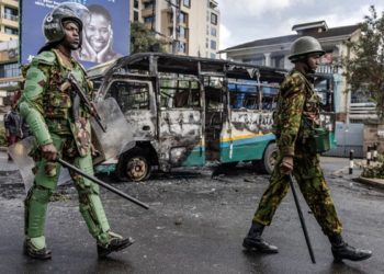 Kenya police fire teargas as opposition resumes protests