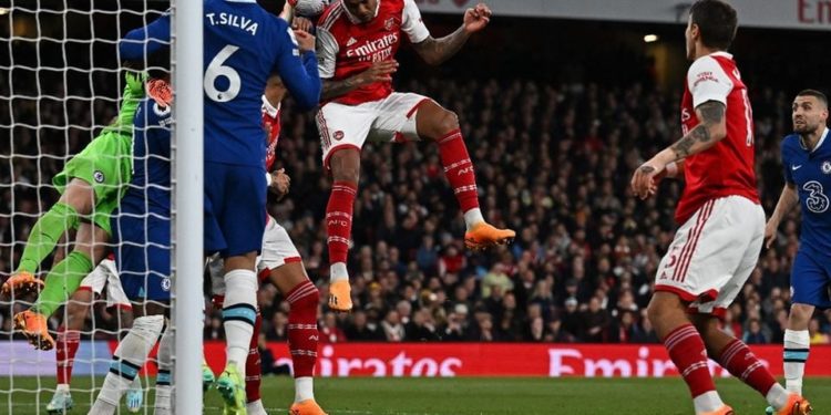 Arsenal back on top of Premier League after beating Chelsea