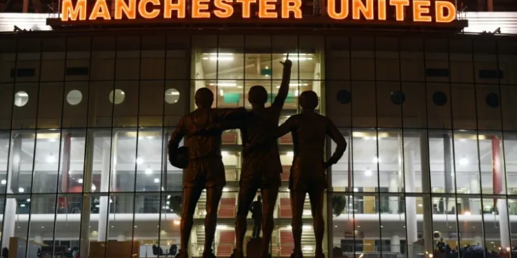 Man Utd expect record revenue despite takeover saga