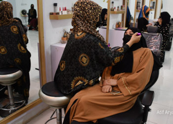 Thousands of Afghan salons to close as Taliban deadline bites