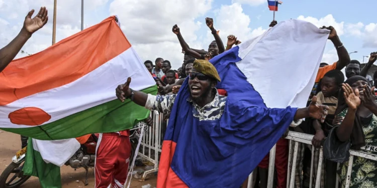 New Niger rally as deadline looms for French envoy’s exit