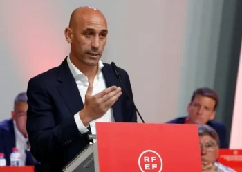 Spain starts probe over Rubiales’ kiss as federation asks him to quit