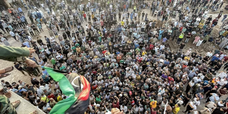 Angry protests erupt in flood-hit Libyan city