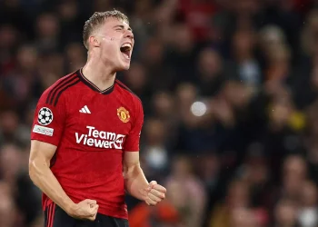 Man Utd risk early Champions League exit after Galatasaray defeat