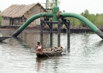 At least 18 die in illegal refinery blaze in Nigeria