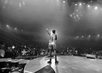 Azawi stamps her presence with concert