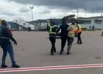 Bobi Wine grabbed by security at Entebbe, driven home