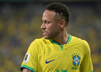 Neymar undergoes operation for torn knee ligament